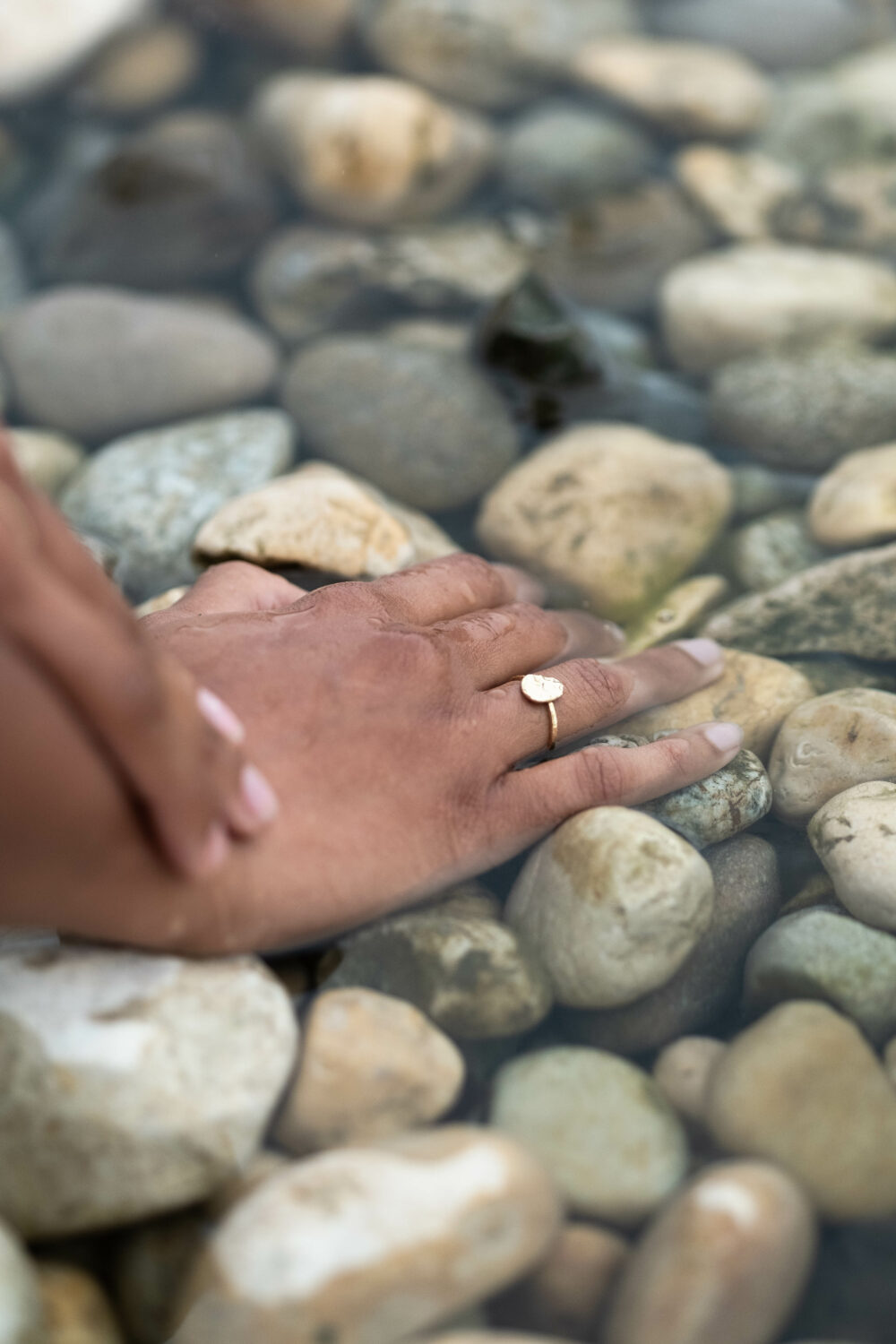 Bague, bagues, alliance, alliances, alliance pour femme, alliance pour homme, alliance pour homme et femme, alliances pour futurs mariés, solitaire, alliance solitaire, solitaire diamant, diamant, émeraude, rubis, saphir, bague de mariage, bagues de mariage, bague de fiançailles, bagues de fiançailles, fiançailles, fiançailles, bague de fiançailles en or, or, or blanc, or rose, or jaune, or labellisé, or fairmined, or recyclé, bijou éthique, bijoux éthiques, bijou Fairmined, bijoux Fairmined, bijou en or recyclé, bijoux en or recyclé, bijou en argent recyclé, bijoux en argent recyclé,Bijouterie Montmélian, Montmélian, Bijouterie Chambéry, bijou éthique, bijoux éthiques, bijou Fairmined, bijoux Fairmined, Chambéry, Aix les Bains, Grenoble, Albertville, Saint Pierre d’Albigny, Challes les Eaux, Pontcharra, Le Touvet, Crolles, Grésy sur Aix, Le Bourget du Lac, Cognin, Montagnol, saint thibaud de couz, Annecy, Lyon, Genève, Inchy Doney, Inchydoney, bijouterie Inchydoney, marque de bijoux inchydoney, Paulette à Bicyclette, Est Joaillerie, Joyaux d’Em, JEM Joaillerie, Or du Monde, Blancca, April Paris, Romie Paris, Mona Margaux, Robin Paris,